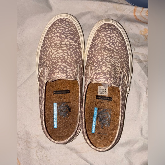 Vans Women's Sneakers - Cream and White - Picture 4 of 7